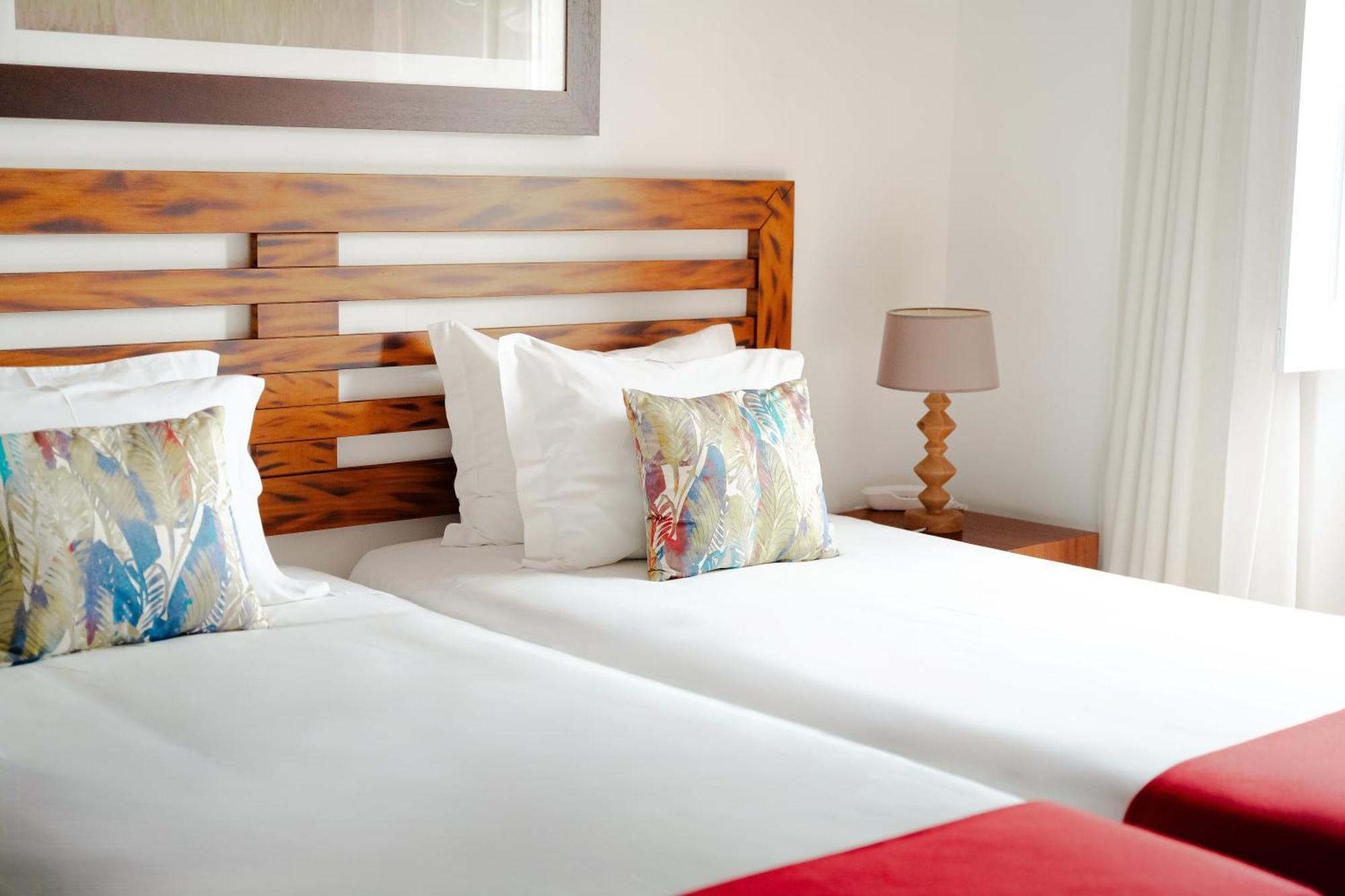 Quinta Do Pinheiro Hotel E Eventos By Grupo Quinta Dos Lagos 瓦尔杜德弗拉德斯 外观 照片