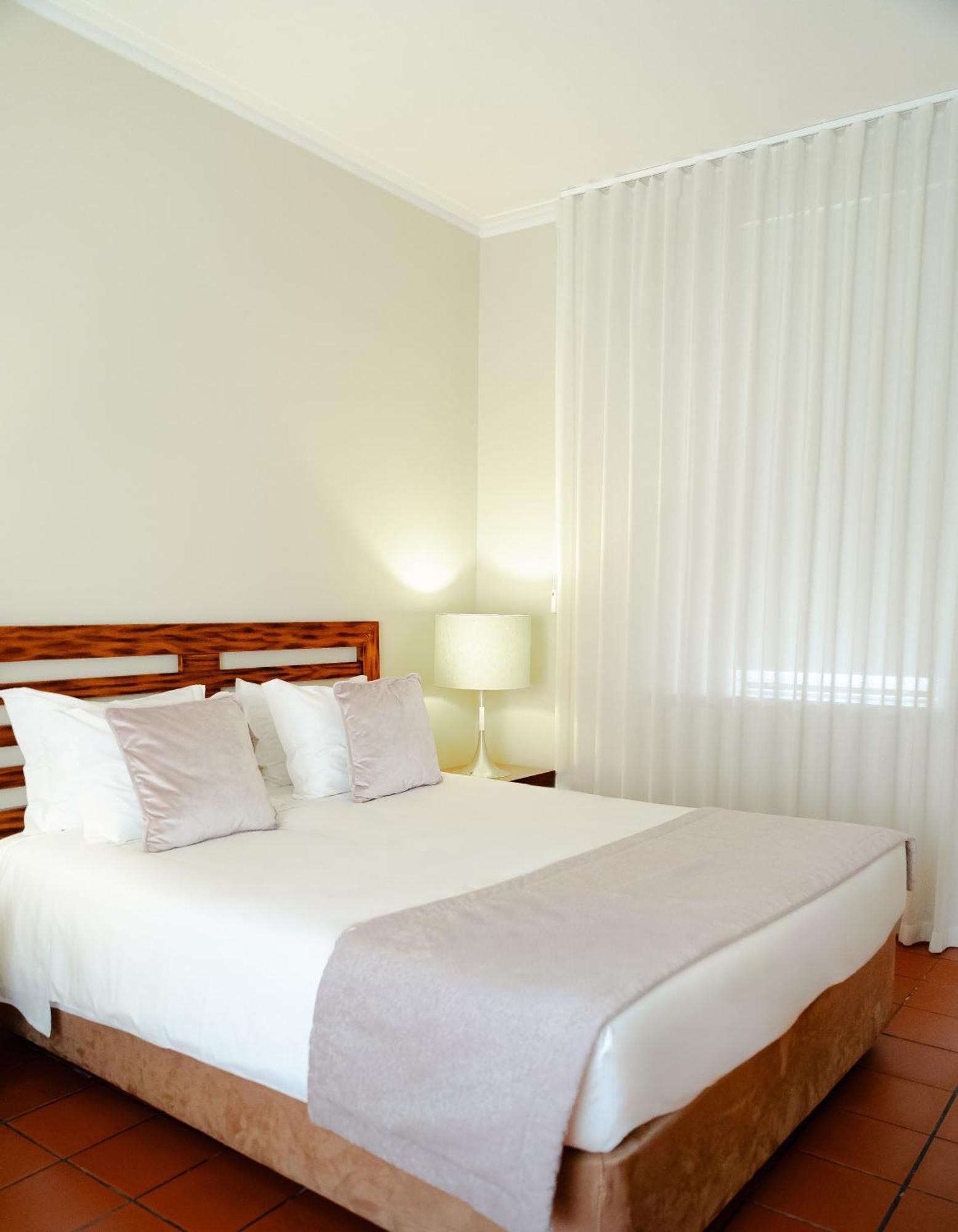 Quinta Do Pinheiro Hotel E Eventos By Grupo Quinta Dos Lagos 瓦尔杜德弗拉德斯 外观 照片